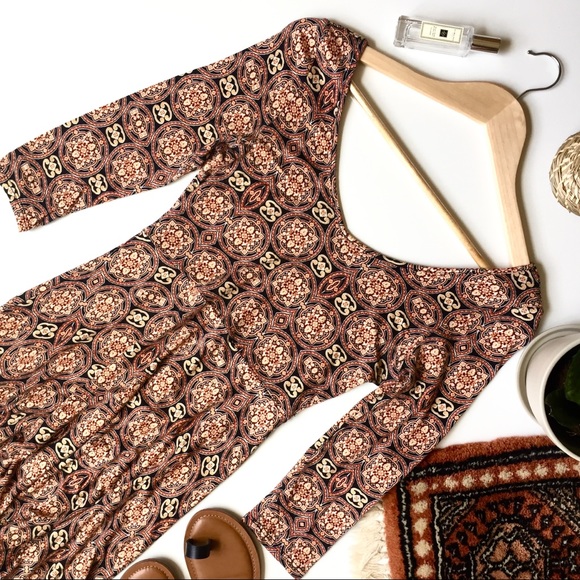 Dresses & Skirts - Patterned Boutique Mini Dress